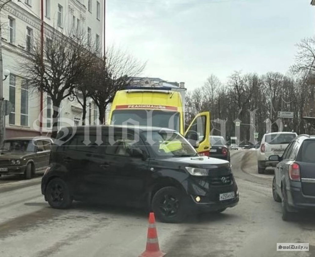 В Смоленске машина реанимации попала в ДТП | 17.02.2023 | Быстрые новости  Смоленска «SmolDaily»