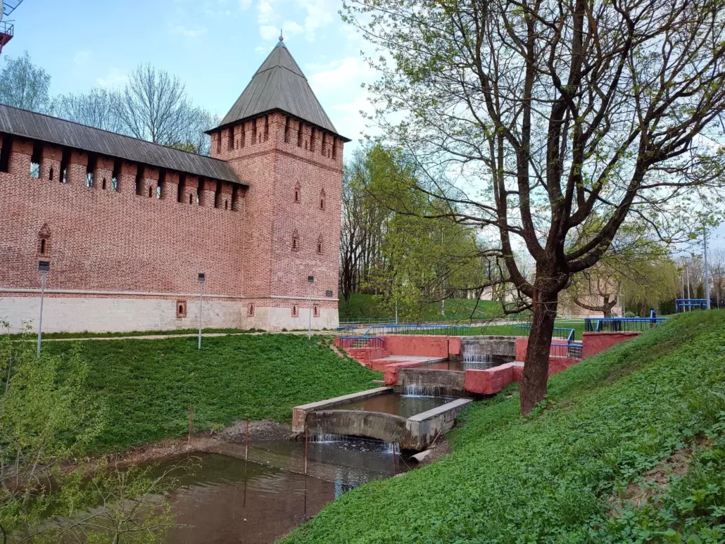 В центре Смоленска заработал каскадный фонтан | 27.04.2023 | Быстрые  новости Смоленска «SmolDaily»