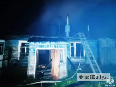 Молния уничтожила частный дом в Рославле